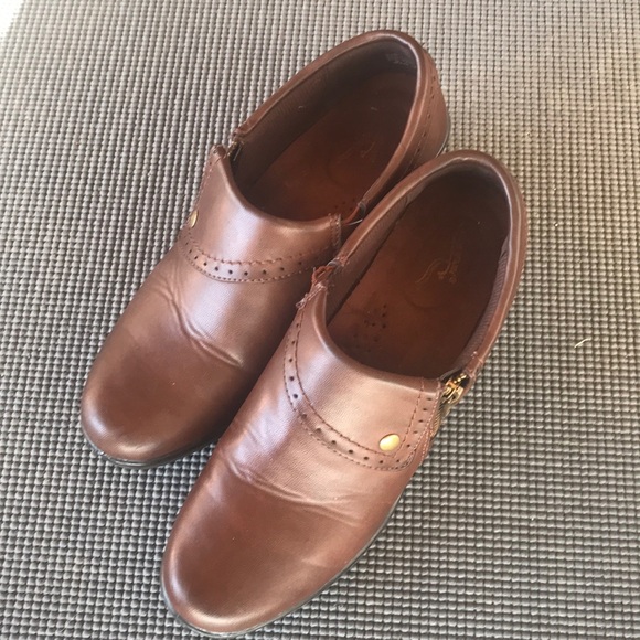 Used 8 1/2 slip on ankle loafers brown - Picture 3 of 5